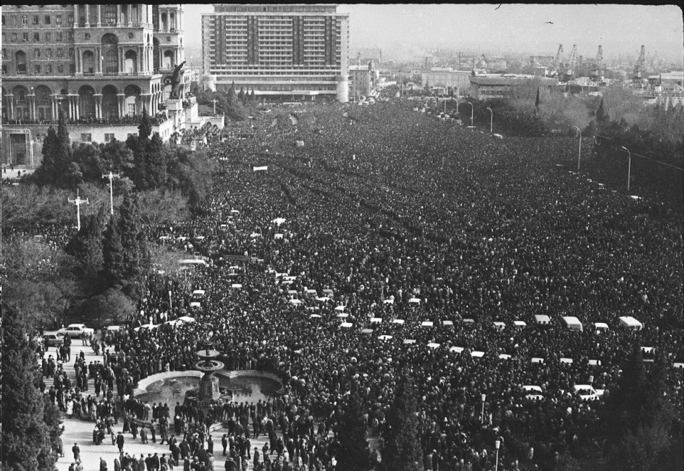 20 Yanvar - Xalqın birliyinin və milli ləyaqət hissinin top-tüfəngə qalib gəldiyi gün<font color=red> - FOTOLAR</font>