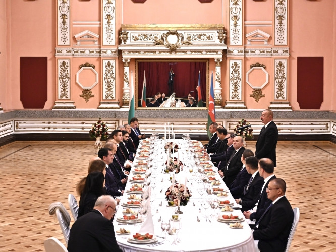 Prezident İlham Əliyevin şərəfinə rəsmi şam yeməyi verilib<font color=red> - FOTOLAR</font>