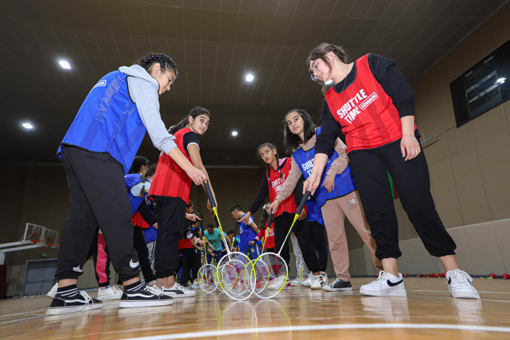 Badmintonun inkişafı ilə bağlı keçirilən təlimlərə 80 məktəbli cəlb olunub<font color=red> - FOTOLAR</font>