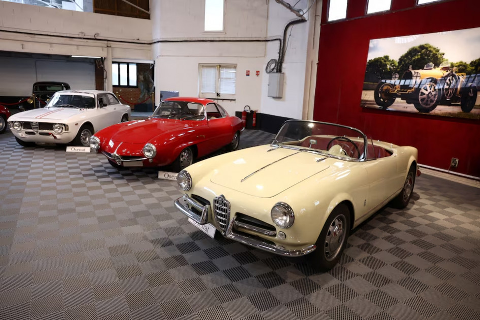 Fontenbloda “Alfa Romeo” vintaj yarış avtomobilləri hərraca çıxarılır<font color=red> - FOTOLAR</font>