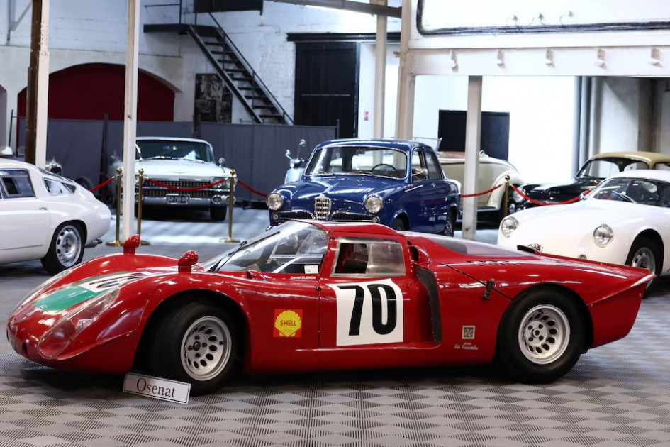Fontenbloda “Alfa Romeo” vintaj yarış avtomobilləri hərraca çıxarılır<font color=red> - FOTOLAR</font>