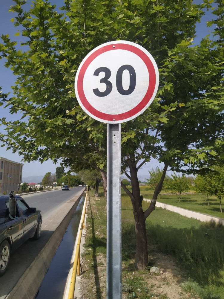 Şərur rayonunda və ətraf kənd avtomobil yollarında yeni yol nişanları quraşdırılıb<font color=red> - FOTOLAR</font>