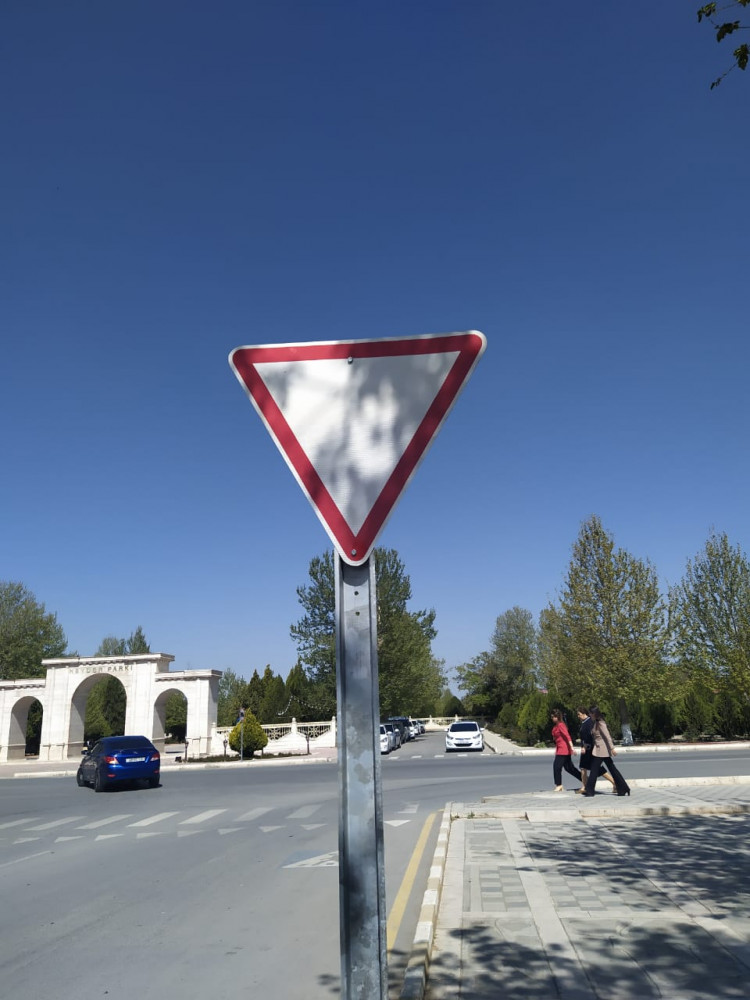 Şərur rayonunda və ətraf kənd avtomobil yollarında yeni yol nişanları quraşdırılıb<font color=red> - FOTOLAR</font>