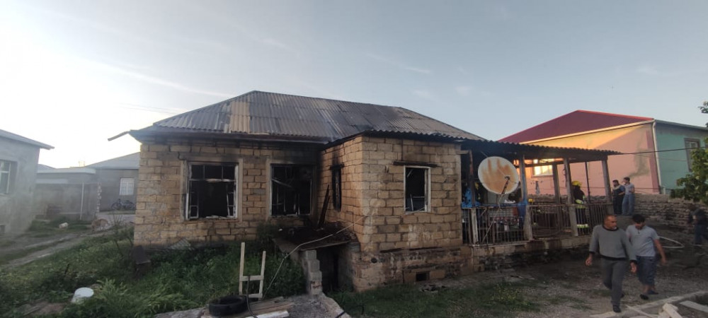 Babək rayonunda fərdi yaşayış evində baş verən yanğın söndürülüb <font color=red> - FOTOLAR</font>