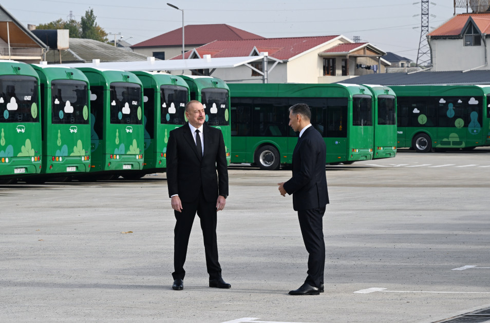 Prezident İlham Əliyev Zığ Elektrik Avtobus Parkının fəaliyyəti ilə tanış olub<font color='red'> - YENİLƏNİB</font><font color=red> - FOTOLAR</font>