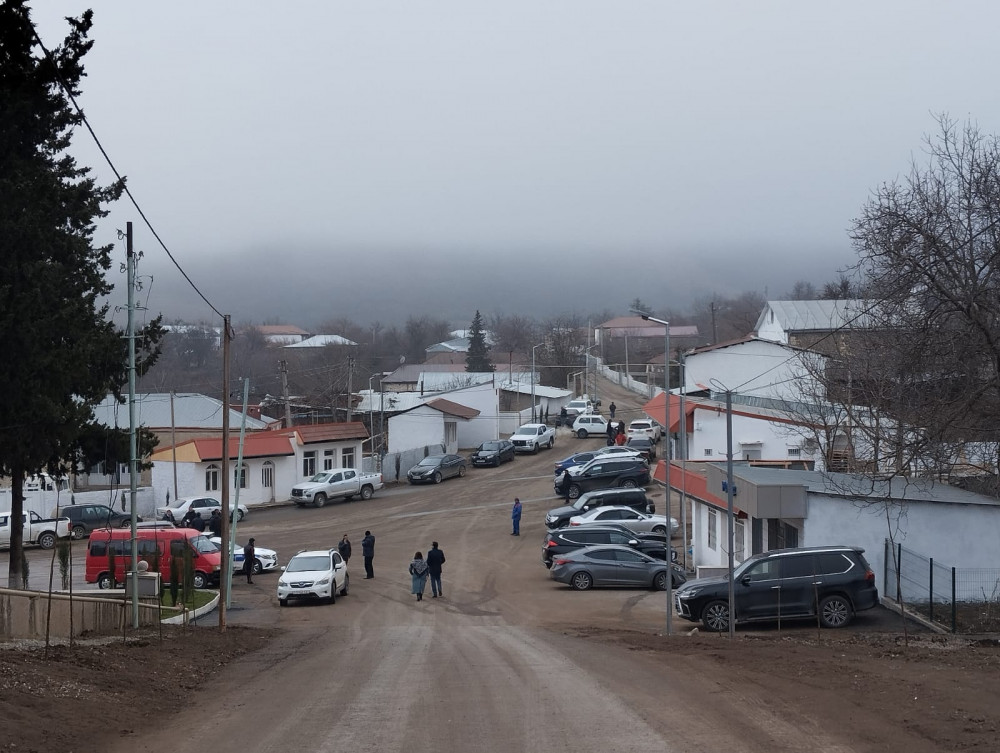 Növbəti köç karvanı Xocalının Ballıca kəndinə çatıb, sakinlərə evlərin açarları təqdim edilib<font color=red> - FOTOLAR</font>