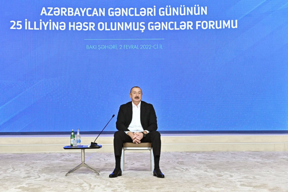 Gələcəyimizin etibarlı təminatı: gənclik<font color=red> - FOTOLAR</font>