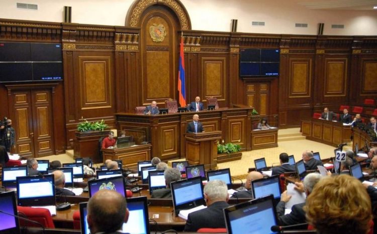 KİV: Ermənistanda konstitusiyaya dəyişiklik ediləcək