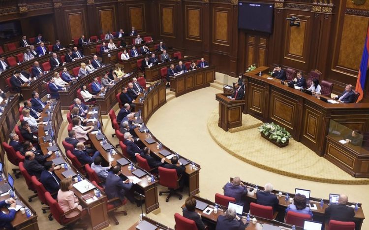 Ermənistan parlamenti aprel döyüşlərinə dair hesabatı qapalı müzakirə edəcək