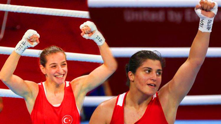 Tokio-2020: Tarixdə ilk dəfə türkiyəli qadın boksçular finala yüksəlib
