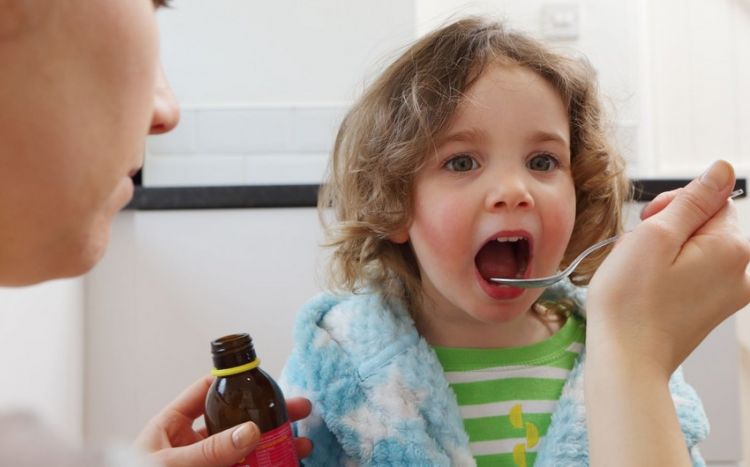 Nazirlik: "Həkim məsləhəti olmadan uşaqlara vitamin vermək olmaz"