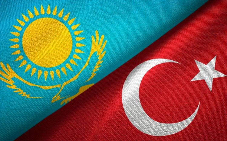 Türkiyə və Qazaxıstan XİN başçıları Astanada regional məsələləri müzakirə ediblər