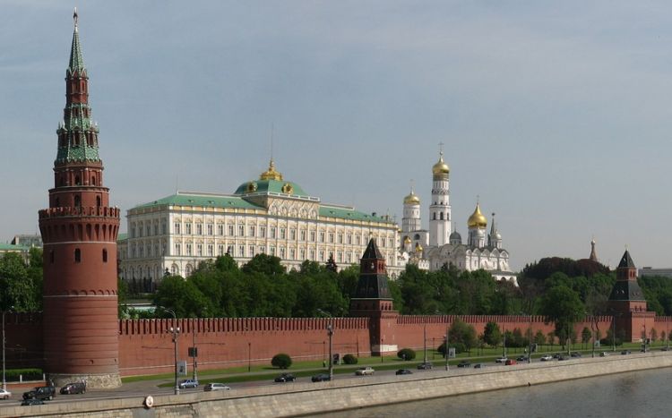 Kreml: “Prezident seçkisində heç kəs Putinlə rəqabət apara bilməyəcək”