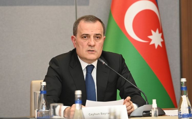 Ceyhun Bayramov: Sərhədin bir hissəsində dirəklərinin quraşdırılması demək olar ki, başa çatıb