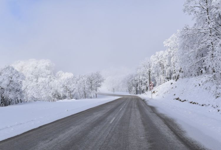 Dağlıq rayonlarda yollar buz bağlayacaq<font color='red'> - XƏBƏRDARLIQ</font>