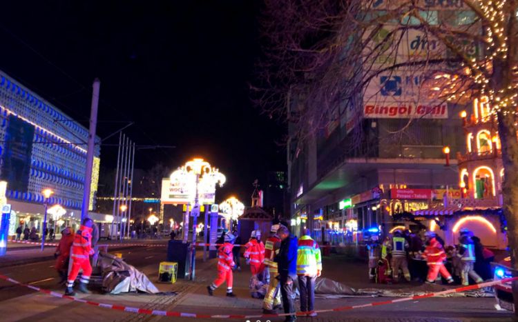 Almaniyada terror aktı: 11 ölü, 80 yaralı<font color='red'> - YENİLƏNİB</font>