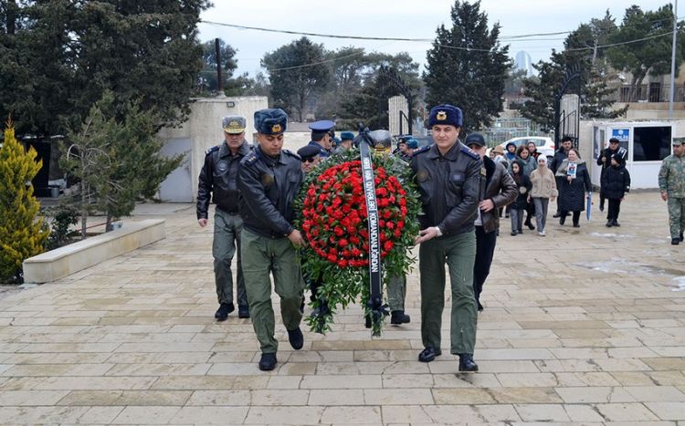Şəhid hərbi pilot Famil Məmmədlinin xatirəsi yad edilib<font color=red> - VİDEO</font>